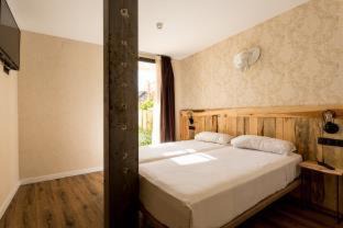 El Arenal Hostal | Black Swan Hostel Sevilla