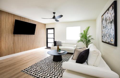 East Naples Apartamento | Black Vanilla - Stylish Symphony 3miles Downtown