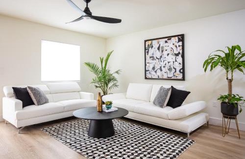 East Naples Apartamento | Black Vanilla - Stylish Symphony 3miles Downtown