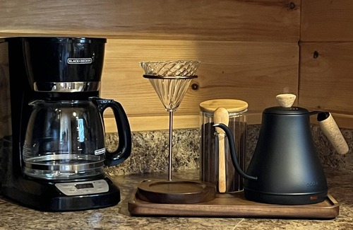 Stanley Cabina | Black Walnut Cottage: A Romantic Couple's Cabin!