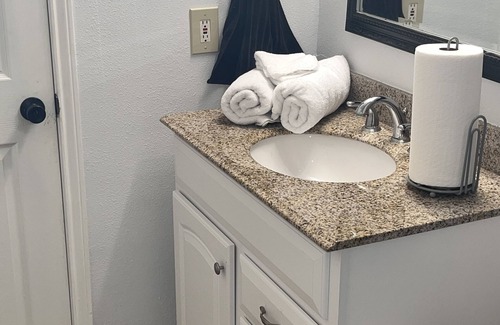 West Arlington Casa | Black, White, and Some Gray Cozy Stay