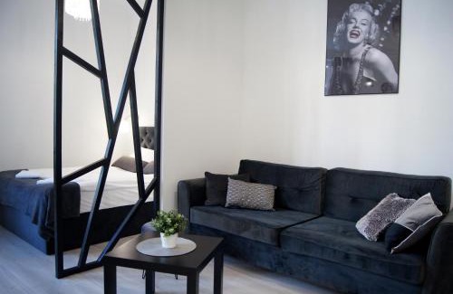 Torun Apartamento | Black & White Apartament