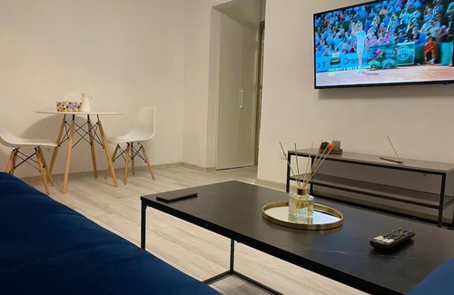 Brasov Apartamento | Black& White apartment