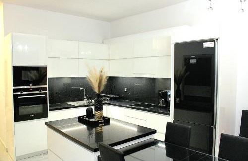 Korithion Apartamento | BLACK & WHITE SeaSide House Kalamia
