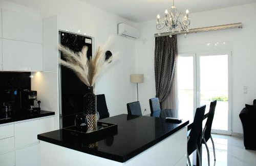 Korithion Apartamento | BLACK & WHITE SeaSide House Kalamia