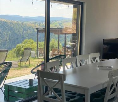 Marisel Casa | Black Wood Cabin