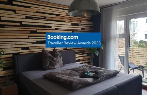Cottbus Apartamento | Black & Wood Design FeWo im Zentrum