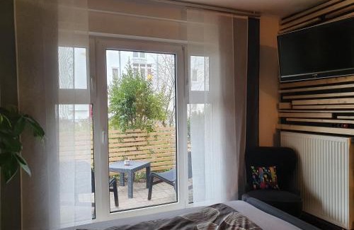 Cottbus Apartamento | Black & Wood Design FeWo im Zentrum