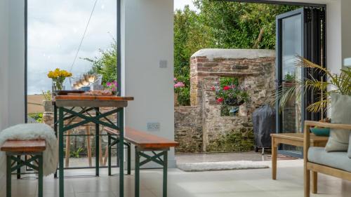 Malborough Casa | Blackberry Cottage - Newly renovated cosy cottage