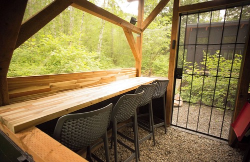 Gold Bar Cabina | Blackberry Hollow ~ Luxury Off-Grid Glamping Near Gold Bar, WA