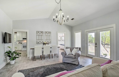 Salado Cabaña | 'Blackberry Roost' Home ~ 4 Mi to Downtown Salado