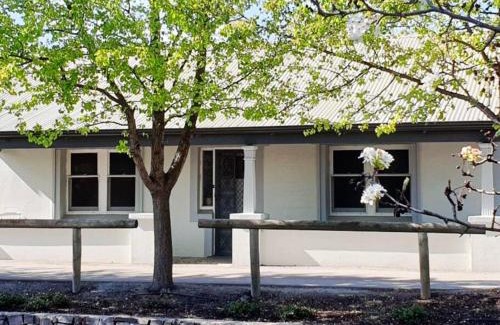 Tanunda Casa | Blackbird Cottage - Stunning views & farm animals