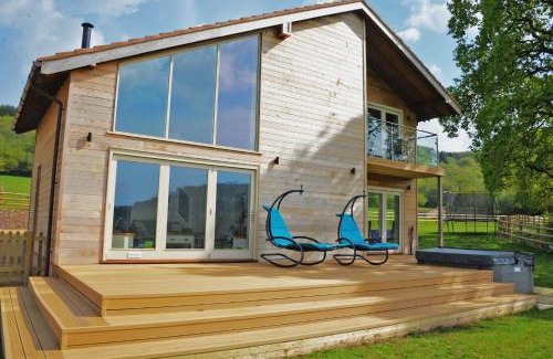 Cullompton Casa | Blackdown Views - New 6 Bedroom Eco House