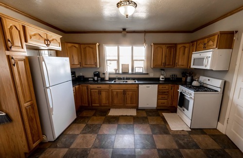 Moroni Casa | Blackham Homestead:10mi to Maple Canyon+ RV🅿️+kitchen+wash+dry+bbq +pets