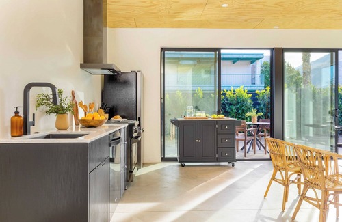 Downtown Palm Springs Apartamento | Blackhaus B : 4 Bedroom Suite by Avantstay 4-rooms