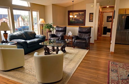 Spokane Casa | Blackhawk 5BD Home: Hot Tub, Arcade, near Whitworth & Green Bluff