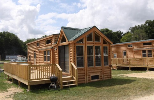 Milton Complejo | Blackhawk RV Campground Loft Cabin 11
