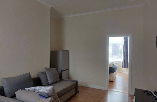 South Shore Apartamento | Blackpool - 1-bed Apartment - Sleeps 3 - Pets Allowed Smoking There is a Small Garden