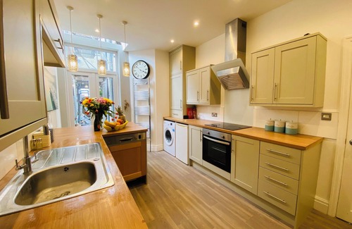 Blackpool Town Center Casa | Blackpool - 4 Beds - Sleeps 10 - Pet Friendly