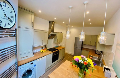 Blackpool Town Center Casa | Blackpool - 4 Beds - Sleeps 10 - Pet Friendly