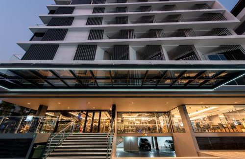 Central Pattaya Hotel | Blackwoods Hotel Pattaya - SHA Extra Plus