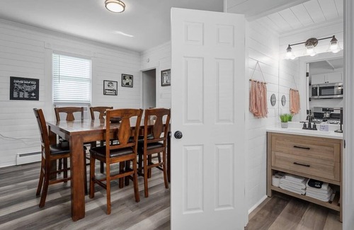 St. Charles Historic District Casa | Blair's 1879 Historic House 4 Bed 2 Full Bath WOW