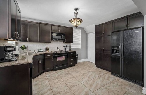 St. Louis Casa | Blair's House on Tennessee Ave - 3 Bed 1.5 Bath