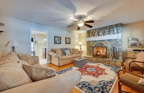 Blairsville Casa | Blairsville Cabin with Hot Tub on Nottely Lake!