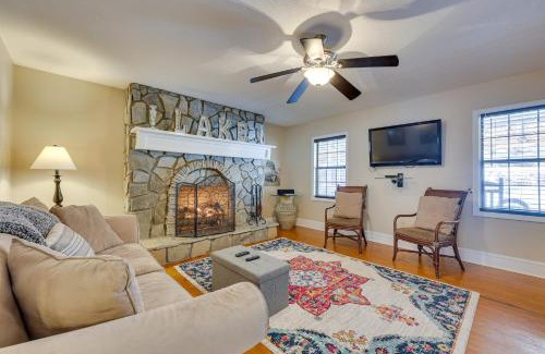 Blairsville Casa | Blairsville Cabin with Hot Tub on Nottely Lake!