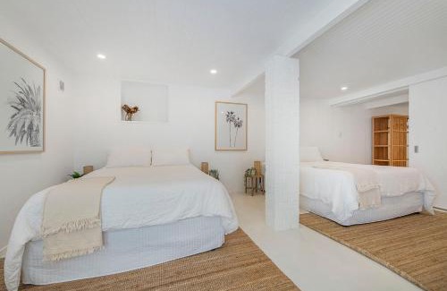 Crescent Head Casa | Blanc Whole House