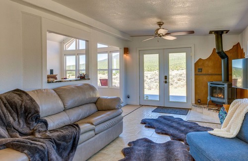 Blanca Cabaña | Blanca Mountain Cottage w/ 365 Dark Sky Views!