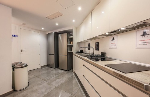 Gaztambide Cama Y Desayuno | Espectacular habitación doble con gimnasio B107