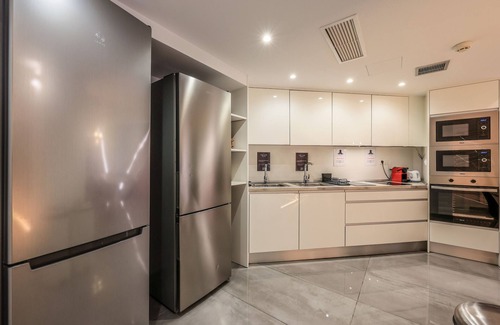 Gaztambide Cama Y Desayuno | Espectacular habitación doble con gimnasio B107