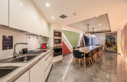 Gaztambide Cama Y Desayuno | Espectacular habitación para 4 con gimnasio B102