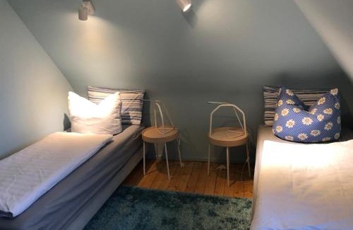 Mainstockheim Casa | Blaues Zimmer, -keine Wohnung, keine Küche-mit grossem Balkon, Bad ist ein Traum, nur 50 Schritte zum Radweg am Main