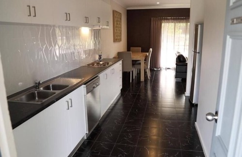 Wodonga Hotel | Blazing Stump Motel & Suites