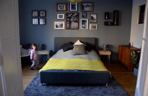 Ujlak Apartamento | Bleak House - Bauhaus home in greener Budapest