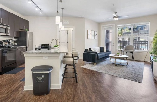 Courier City - Oscawana Apartamento | Bleecker 1-110 · Luxury King Suite - Pool - Gym - FREE parking - L