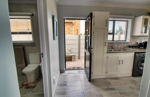 De Nova Apartamento | Blessed at Bay Spekboom self catering cottage