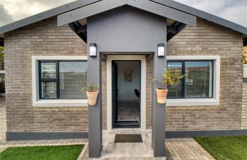 De Nova Apartamento | Blessed at Bay Spekboom self catering cottage