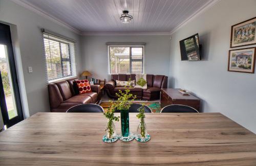 De Nova Apartamento | Blessed at Bay Spekboom self catering cottage