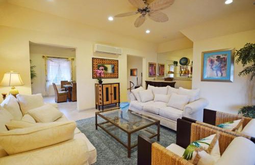 Hastings Casa | Blessed Manor by Bluescape