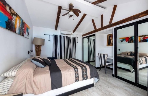 Simpson Bay Villa | Bleu Azur Villa