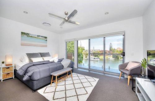 Surfers Paradise Villa | Bliss On Paradise Island