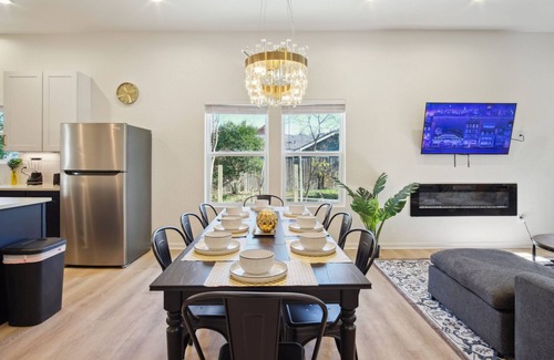 Downtown San Antonio Casa | Blissful 5BR 3BA Haven Near Riverwalk Downtown