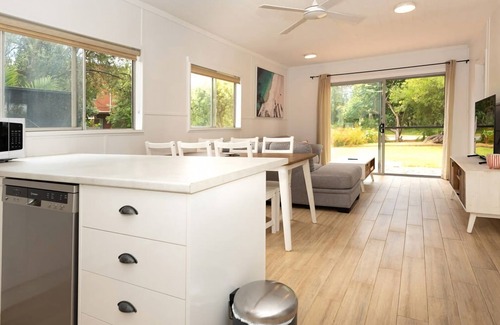 Broulee Casa | Blissful Beachfront Apartment Broulee