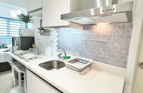 San Fernando Condominio | Blissful Haven at Azure North w/ Big TV Netflix Washer Wifi Bed & Sofabed