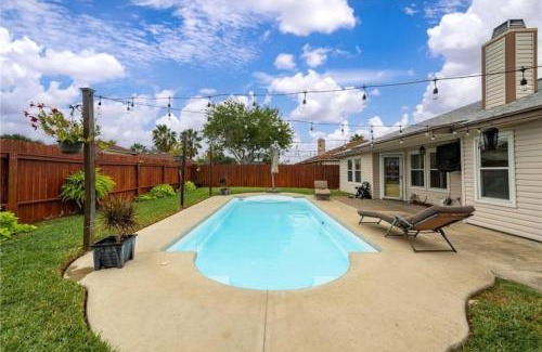 Flour Bluff Casa | Blissful Heated Pool Retreat