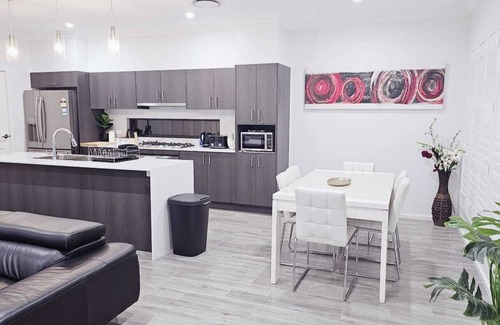 Marsden Park Casa | Blissful Modern 5 BR Lux Style Family House