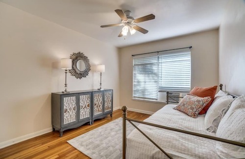 Uptown Apartamento | Blissful Stay in Alamo Heights